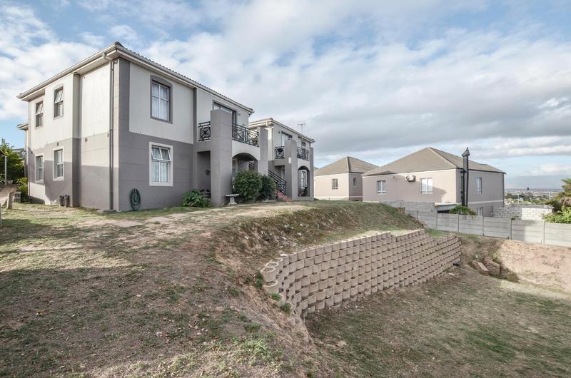 2 Bedroom Property for Sale in Vredekloof Heights Western Cape